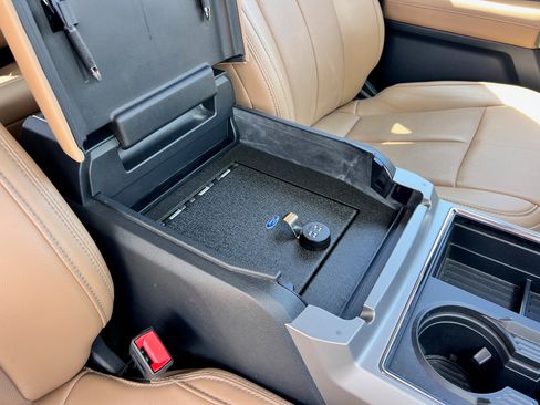 Used 2022 Ford F350 Lariat w/ Lariat Ultimate Package image 14