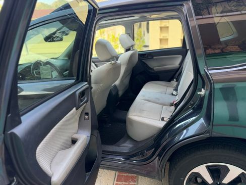 Used 2018 Subaru Forester 2.5i Premium AWD/4WD image 16