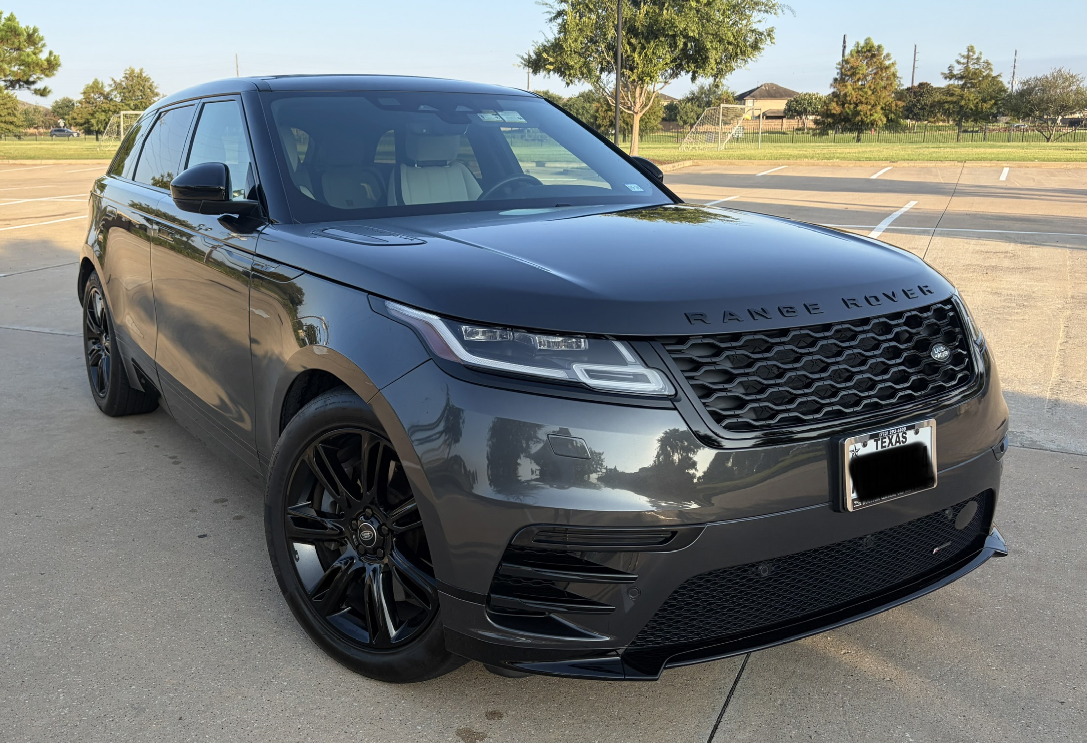 Used 2023 Land Rover Range Rover Velar R-Dynamic S AWD/4WD image 2