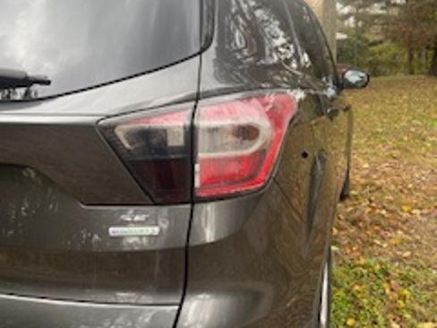 Used 2017 Ford Escape SE image 8