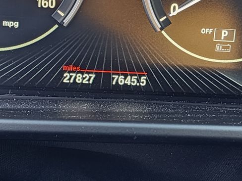 Used 2017 BMW X5 xDrive40e image 12