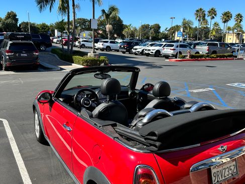 Used 2010 MINI Cooper Convertible image 8