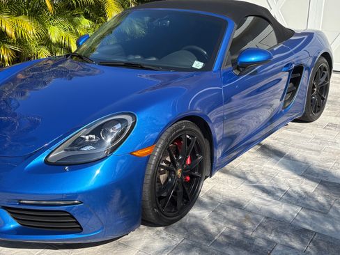 Used 2017 Porsche 718 Boxster S image 10