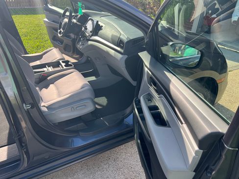 Used 2019 Honda Odyssey EX image 15