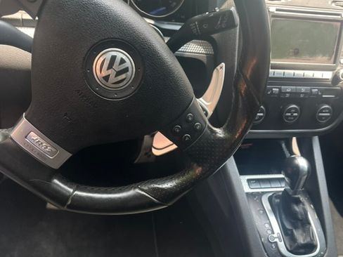 Used 2008 Volkswagen R32 AWD/4WD image 8