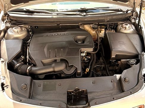 Used 2011 Chevrolet Malibu LS FWD image 14