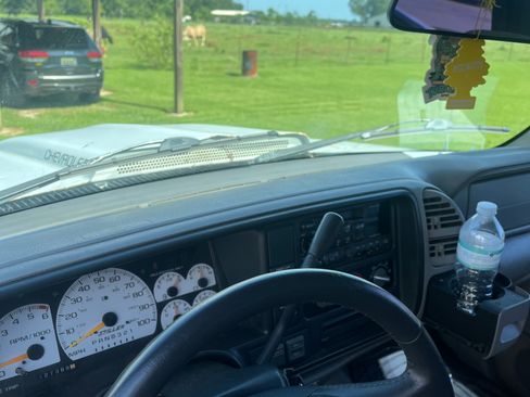 Used 1997 Chevrolet Silverado 1500 4x4 Extended Cab w/ Preferred Equipment Group 2 image 6