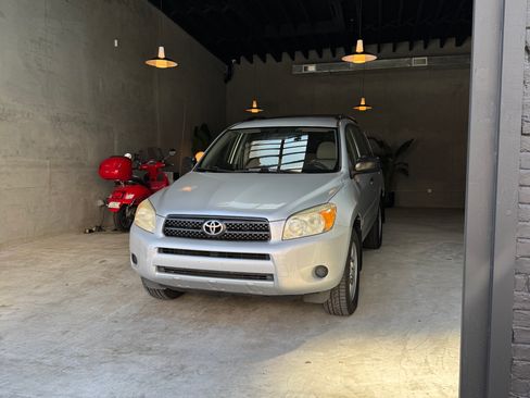 Used 2006 Toyota RAV4 4WD image 9