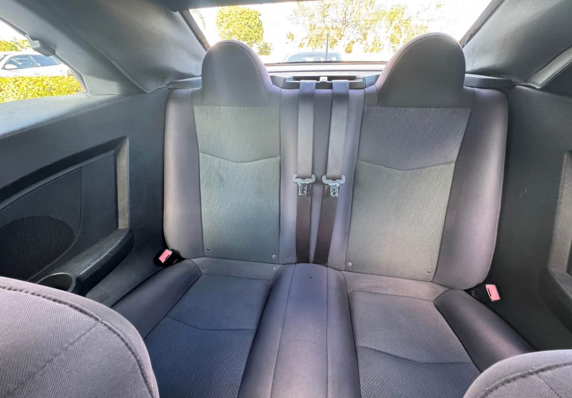 Used 2012 Chrysler 200 Touring FWD image 11