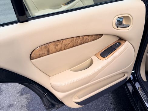 Used 2005 Jaguar S-TYPE R RWD image 25