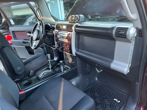 Used 2007 Toyota FJ Cruiser 4WD image 5