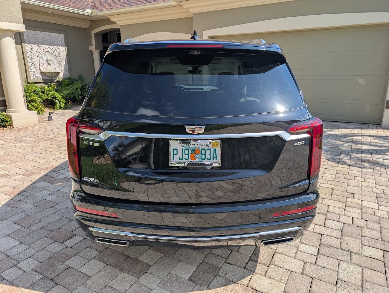 Used 2025 Cadillac XT6 Premium Luxury w/ Technology Package FWD image 9