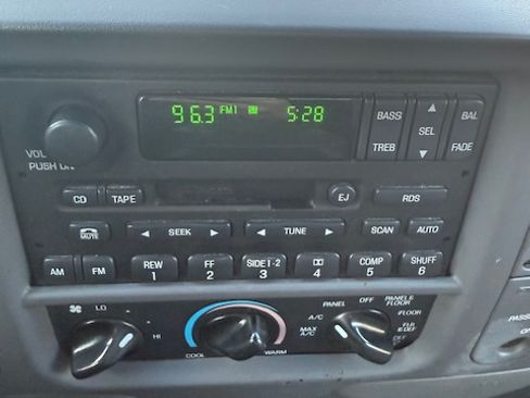 Used 2002 Ford F150 Short Bed 4D image 19