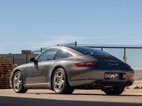 Used 2007 Porsche 911 Targa 4S AWD/4WD image 2