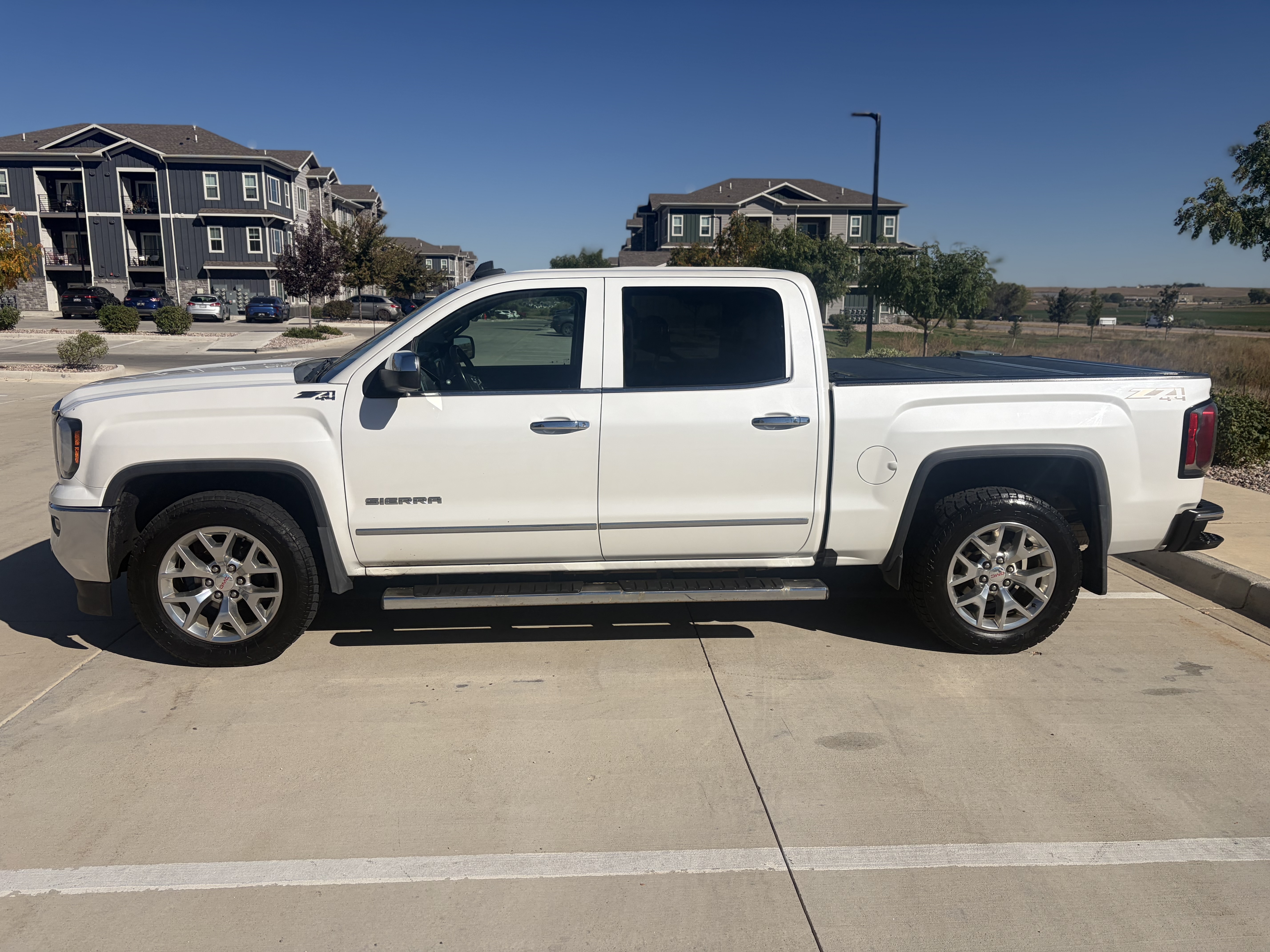 Used 2017 GMC Sierra 1500 SLT AWD/4WD image 5