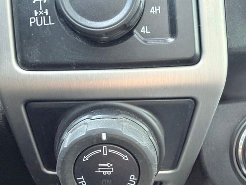 Used 2019 Ford F150 Platinum w/ Equipment Group 701A Luxury image 9