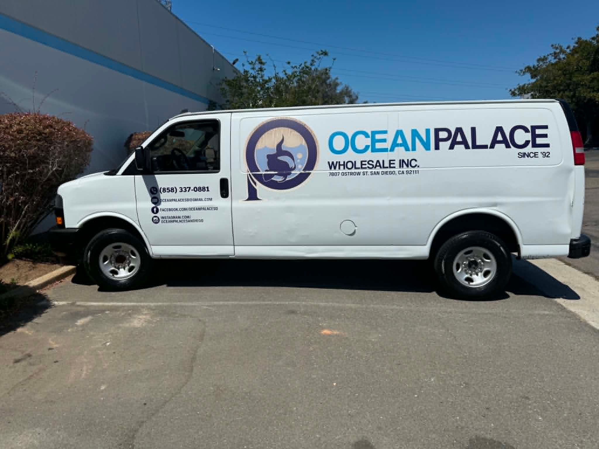 Used 2019 Chevrolet Express 2500 Extended RWD image 1