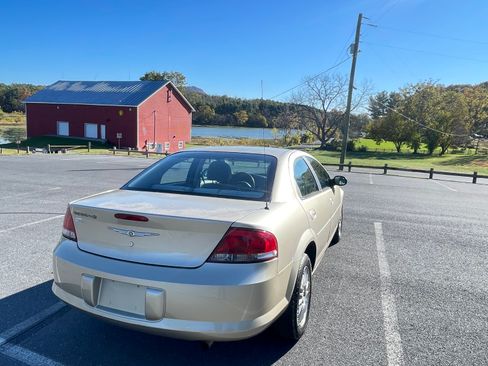 Used 2006 Chrysler Sebring Sedan image 5
