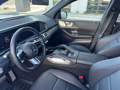Used 2025 Mercedes-Benz GLS 450 4MATIC image 14