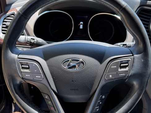 Used 2019 Hyundai Santa Fe XL FWD image 15