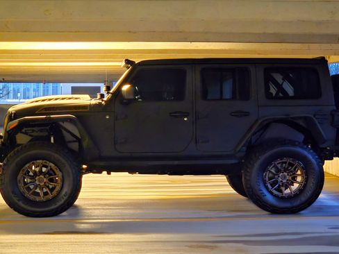 Used 2021 Jeep Wrangler Unlimited Rubicon AWD/4WD image 10