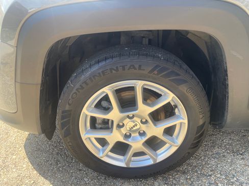 Used 2022 Jeep Renegade Sport w/ Sport Appearance Group image 14