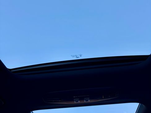 Used 2018 Land Rover Discovery HSE Luxury image 26