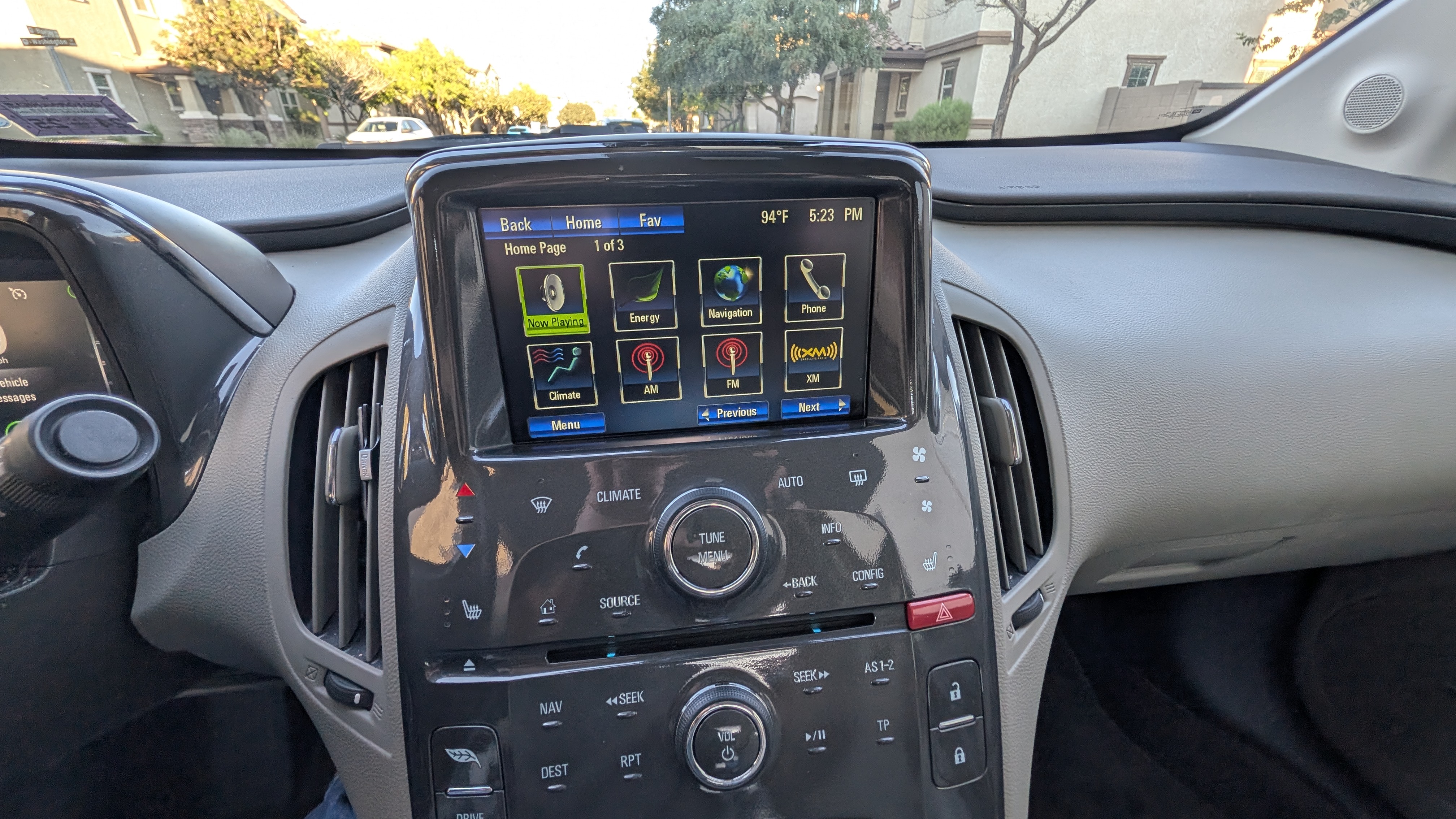 Used 2015 Chevrolet Volt Premium w/ Premium Trim Package FWD image 17