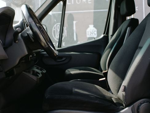 Used 2020 Mercedes-Benz Sprinter 3500 image 5