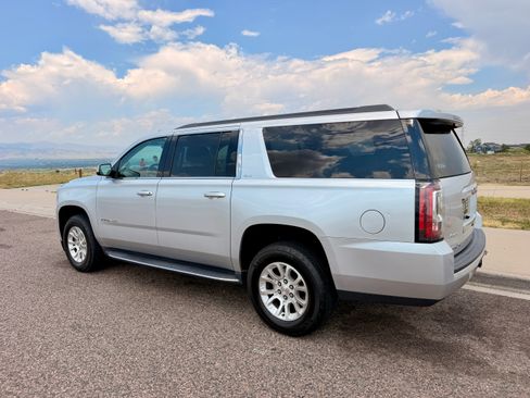 Used 2019 GMC Yukon XL SLT AWD/4WD image 2