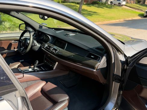 Used 2015 BMW 550i Gran Turismo RWD image 16