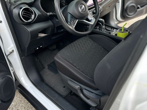 Used 2023 Nissan Kicks SV image 8