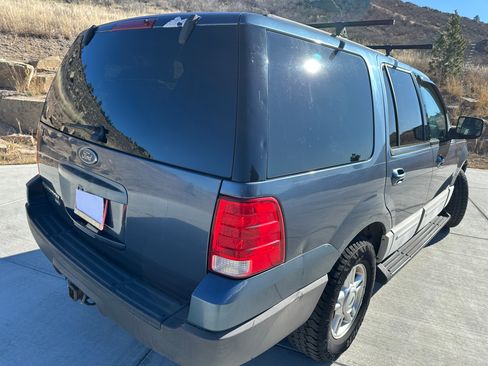 Used 2004 Ford Expedition XLT image 9