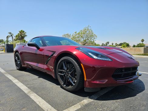 Used 2017 Chevrolet Corvette Stingray Z51 Coupe 2D image 2