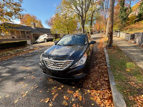 Used 2013 Hyundai Sonata SE image 2