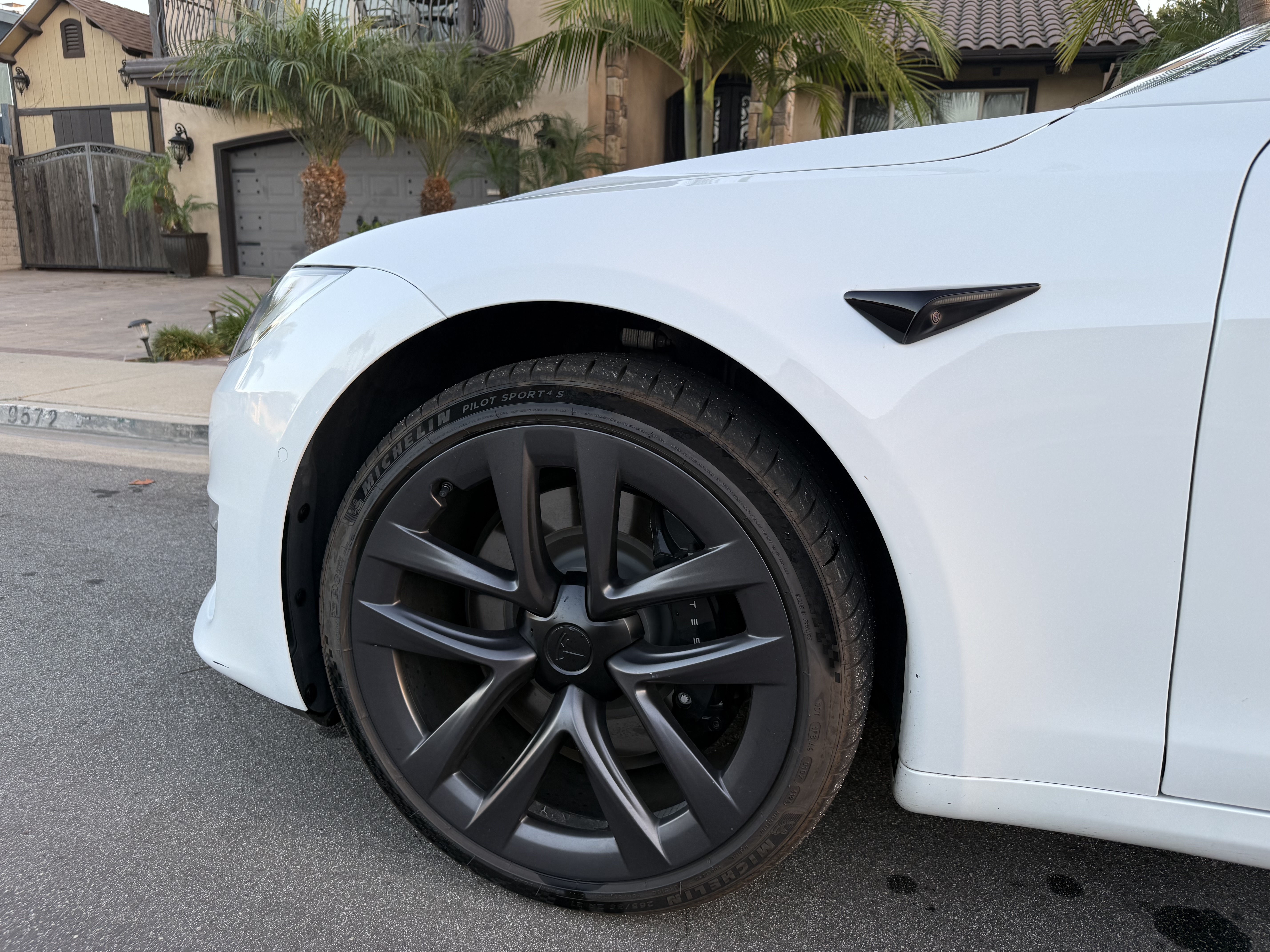 Used 2022 Tesla Model S Standard Range AWD/4WD image 5