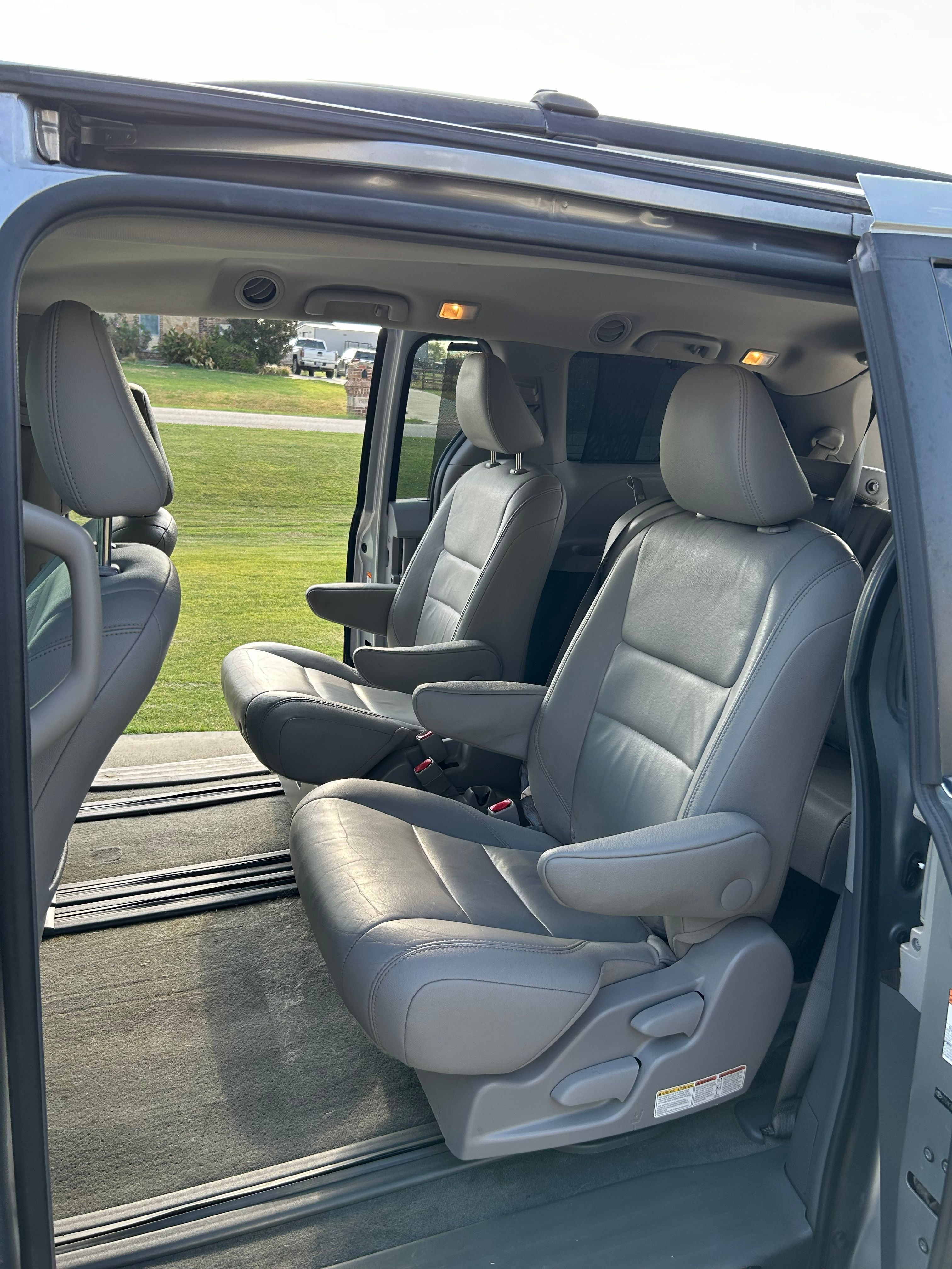 Used 2015 Toyota Sienna XLE FWD image 18