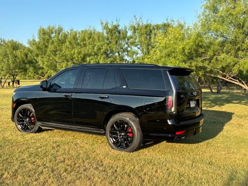 Used 2023 Cadillac Escalade Sport w/ Touring Package image 4