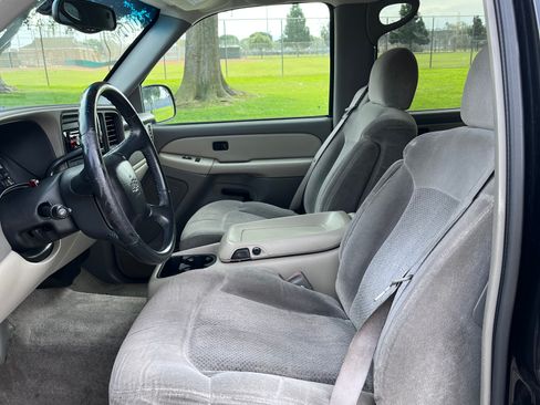 Used 2001 Chevrolet Suburban 2500 LS w/ LS Preferred Equipment Group RWD image 12