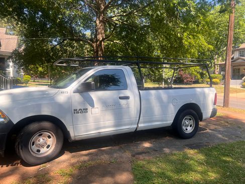 Used 2018 RAM 1500 Express RWD image 1