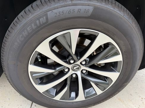 Used 2021 Lexus RX 350L Premium w/ Premium Package AWD/4WD image 9