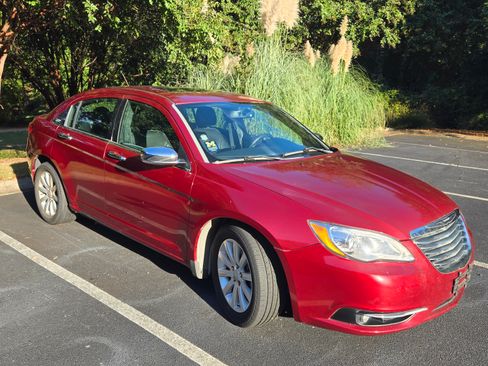 Used 2014 Chrysler 200 Limited w/ Sun/Sound Group image 1