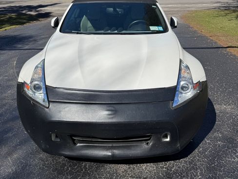 Used 2010 Nissan 370Z Touring w/ Sport Pkg image 2