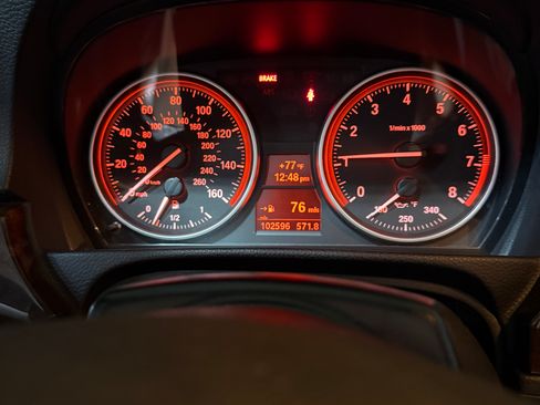 Used 2013 BMW 328i Convertible image 9