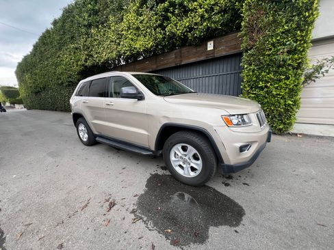 Used 2014 Jeep Grand Cherokee Laredo w/ Quick Order Package 23E image 11