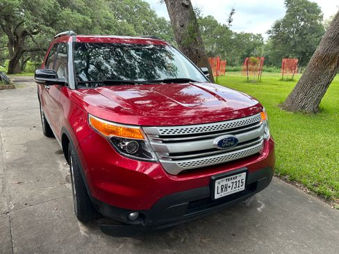 Used 2011 Ford Explorer XLT w/ 202A Rapid Spec Order Code FWD image 5