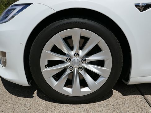 Used 2018 Tesla Model S 75D AWD/4WD image 11