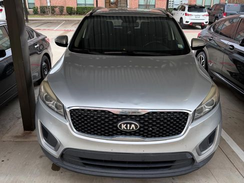 Used 2017 Kia Sorento LX w/ LX V6 Convenience Package image 1