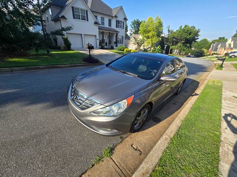 Used 2012 Hyundai Sonata Limited FWD image 4