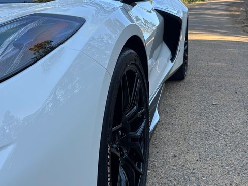 Used 2024 Chevrolet Corvette Z06 w/ Z07 Performance Package RWD image 15